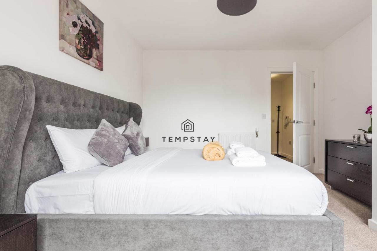 Modern Private Apartment -Balcony-Tube Station Londres Exterior foto